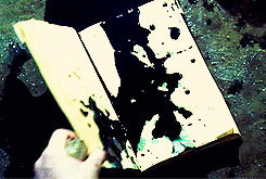 [Image: tumblr_m217kthWO21qgt0vro1_250_zps5024c84c.gif]