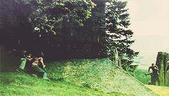 [Image: tumblr_mgbqezkj0G1qdp8bxo3_250_zps52706a79.gif]