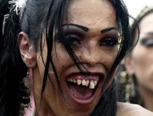 funny-pictures-ugly-women-teeth-girl-vam