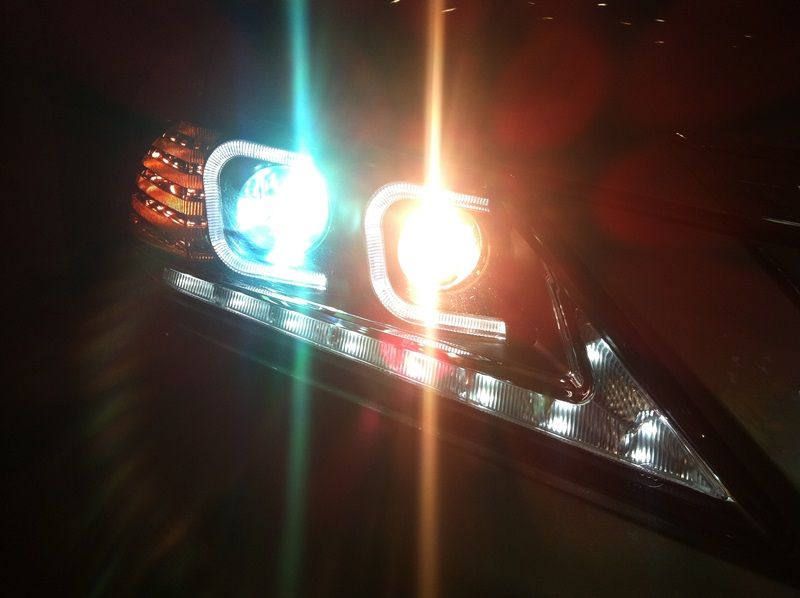 Độ đèn headlight và led gầm cực sáng cho xe Camry