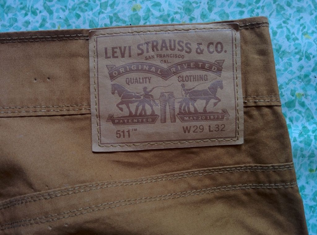 levi's 511 khaki chinos