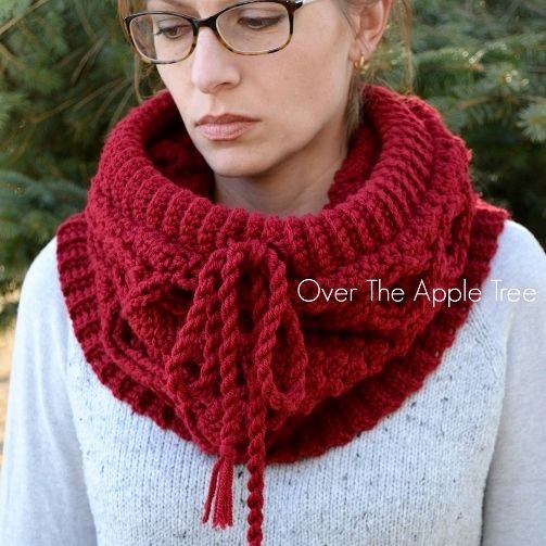 Cabled Cowl, Over The Apple Tree
