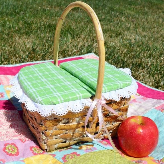 Picnic Basket Tutorial, Over the apple tree