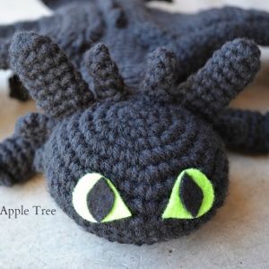 Crochet Toothless, Over The Apple Tree